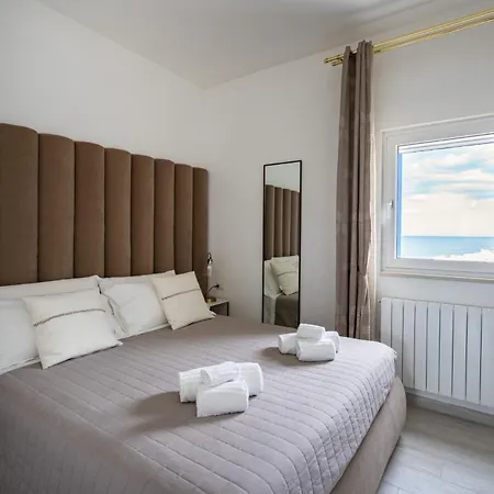 Aparthotel Altamarea - Sea View 3*